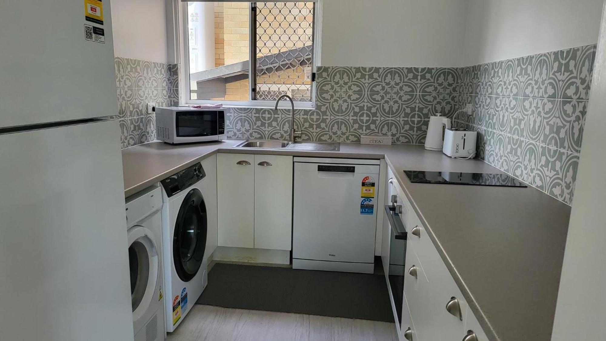 Husky 19 Beautifully Appointed Apartments - Great Location - In The Heart Of Husky Huskisson Exterior photo